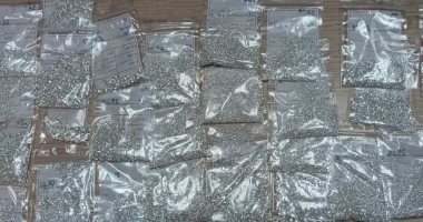جمارك مطار القاهرة تضبط راكبا خليجيا حاول تهريب كمية كبيرة من الألماس  