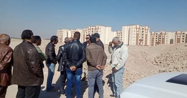 صور.. تمهيد ورصف طريق مدينة الشمس لخدمة محطة معالجة مياة الصرف بالأقصر