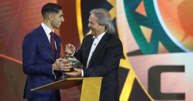 المغربي أشرف حكيمي أفضل لاعب صاعد في أفريقيا 2019