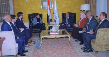 وزير النقل: مهابط لطائرات الإسعاف على الطرق الجديدة لرفع مستويات السلامة