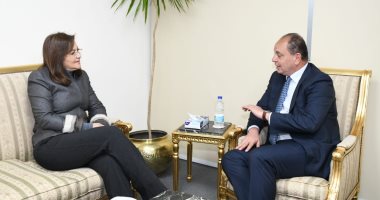 وزيرة التخطيط تلتقى برئيس شركة "ذارو" العالمية لبحث فرص الاستثمار 