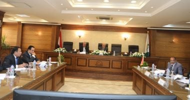 محافظ الجيزة: تدعيم 12 قرية بخدمة الصرف الصحى فى أطفيح