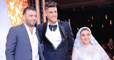 أحمد الشيخ يحتفل بزفافه بحضور محمود الخطيب.. صور وفيديو