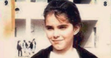 دنيا عبد العزيز تستعيد ذكرياتها بصورة من أيام الطفولة.. وسيمون تعلق عليها