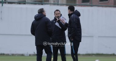 جوميز يجتمع مع جهازه المعاون في الإسماعيلي ويتفقد الملعب