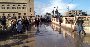 صور .. هطول أمطار غزيرة بكفر الشيخ وتوقف حركة الملاحة