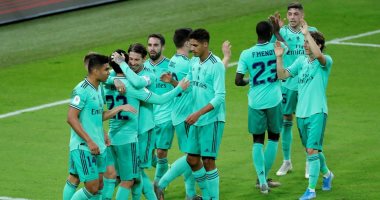 زين الدين زيدان يقود ريال مدريد للنهائى الـ 15 فى السوبر الإسبانى.. فيديو   