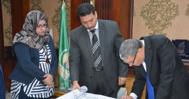 صور.. محافظ المنيا يعتمد تعديلات المخطط الاستراتيجى العام لمدينة سمالوط