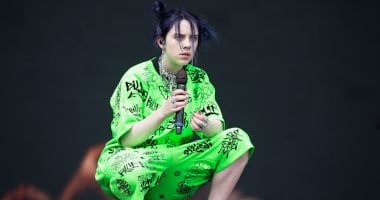 بيلى إيليش تشارك باستعراضات غنائية راقصة بحفل توزيع جوائز Grammy  لعام 2020