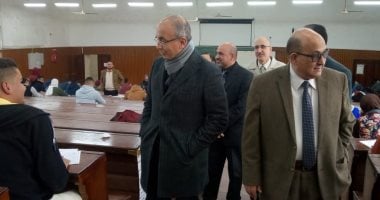 رئيس جامعة الزقازيق فى جولة تفقدية لمتابعة سير الامتحانات بكلية التكنولوجيا