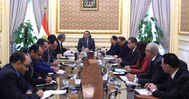 الحكومة تبدأ دراسة تحويل الدعم العيني إلى النقدى المشروط