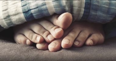 لماذا تتيبس أصابع القدمين فى الشتاء؟