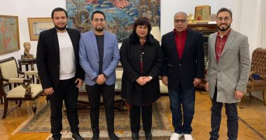 وزيرة الثقافة تلتقى وفد مهرجان الإسكندرية للفيلم القصير