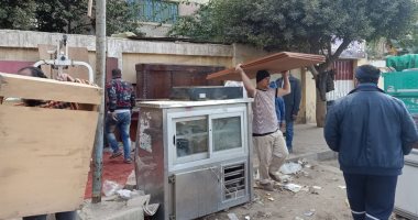 إزالة تعديات على أملاك الدولة ورفع إشغالات وإعلانات مخالفة بشرق مدينة نصر