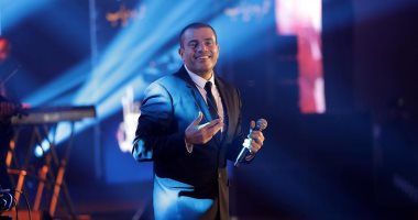 عمرو دياب يتألق فى حفل غنائى كامل العدد بجدة.. صور