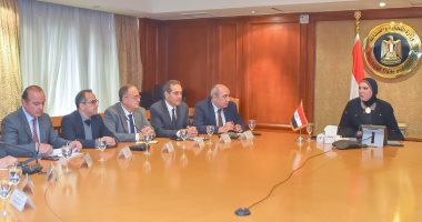 وزيرة التجارة تقرر استمرار العمل بالتشكيل الحالى للمجالس التصديرية لمدة شهر