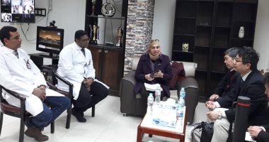 صور.. مدير مستشفى الأقصر يستقبل فريقا يابانيا من الجيكا لدعم الأطباء