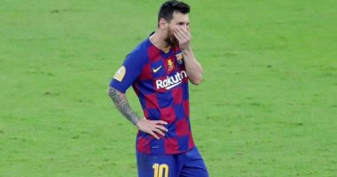 سكاي: ميسي يرفض عرض برشلونة ويطلب تجديد عقده سنويًا