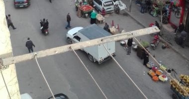 قارئ يشكو انتشار إشغالات الباعة الجائلين بعابدين