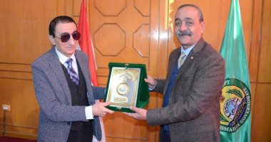 إطلاق اسم الدكتور عبد المنعم عمارة على قاعة المؤتمرات بديوان محافظة الإسماعيلية.. صور