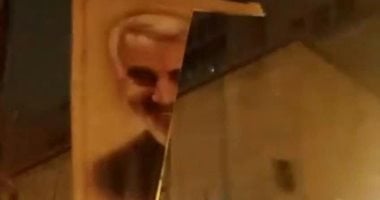 وكالة أنباء فارس الإيرانية: محتجون مزقوا صورا لقاسم سليمانى فى طهران