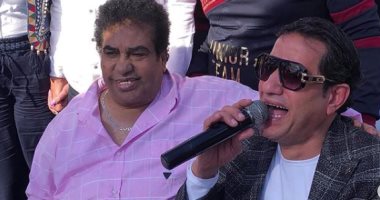 شاهد.. أحمد شيبة ينشر صورا له مع عدوية ويعلق: الأستاذ