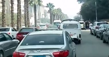 النشرة المرورية.. كثافات متحركة للسيارات بمحاور القاهرة والجيزة