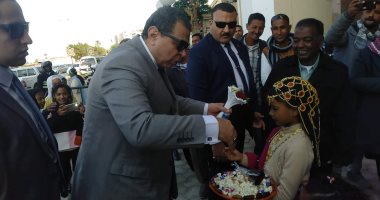 صور.. وزير القوى العاملة يفتتح معرض للمشغولات اليدوية المصرية السودانية
