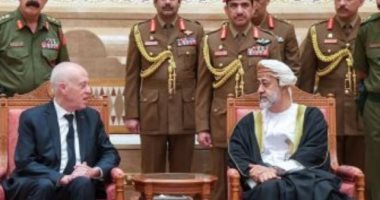 شاهد.. سلطان عمان الجديد يستقبل رئيس تونس وقادة العالم فى عزاء السلطان قابوس