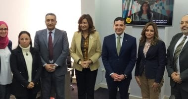 الفرصة سانحة للاستثمار.. أول وحدة لرعاية المستثمرين المصريين المقيمين بالخارج.. وزيرة الهجرة ورئيس هيئة الاستثمار يفتتحان الوحدة رسميا.. نبيلة مكرم: هدفنا جذب المستثمرين المصريين بالخارج للوطن ..صور