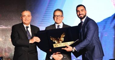 محمد الشرنوبى أفضل مطرب وممثل شاب فى تكريم حزب مستقبل وطن
