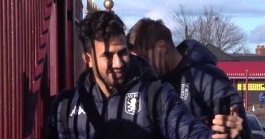 شاهد سيلفي بين تريزيجيه وجماهير أستون فيلا قبل موقعة مان سيتي 