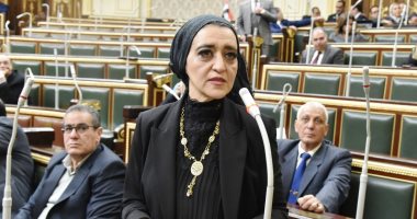 صور.. النائبة هالة السيد تؤدى اليمين الدستورية خلفا لوالدها فى مجلس النواب 