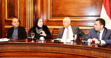 صور.. وزيرة الصناعة: البنك المركزى يستدعى 10 من أصحاب المصانع المُتعثرة يوميا    