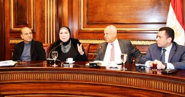 وزيرة الصناعة توقف العمل ببعض القرارات السابقة: ضررها أكبر من نفعها    