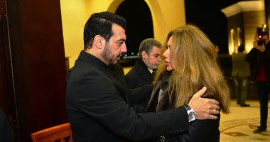 ليلى علوى وكارول سماحة ومحمود حميدة فى عزاء والد إيهاب توفيق..فيديو وصور