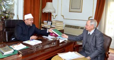 صور.. الأوقاف تصدر مطبوعات مشتركة مع كازخستان لنشر الوسطية عبر جامعتها بألماطى