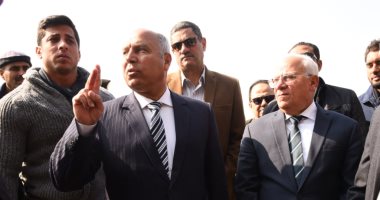 وزير النقل ومحافظ بورسعيد يتابعان أعمال ازدواج كوبرى على الطريق الدولى الساحلى
