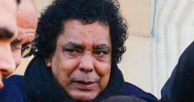 مى كساب لمحمد منير:" دموعك غالية علينا قوى ربنا يصبر قلبك"