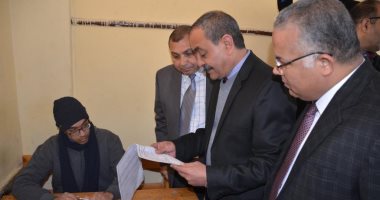 صور.. محافظ الإسماعيلية يتفقد لجان امتحانات الأول والثانى الثانوى العام