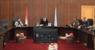 محافظ البحر الأحمر يطالب مديرى الإدارات بأعداد صفوف من الشباب بإدارتهم