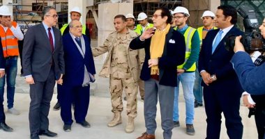 صور.. فاروق حسني يزور المتحف الكبير ويؤكد: هدية السيسى للإنسانية