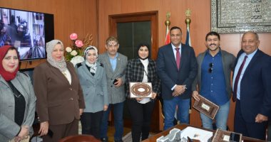 محافظ الدقهلية يكرم "منقذى" الكتب والمخطوطات التاريخية من دار الكتب بالمنصورة