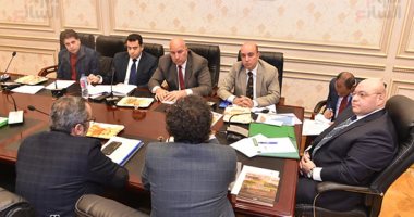قرار برلمانى باستدعاء وزيرة الثقافة لاحتواء قصص أطفال على جنس وتطرف
