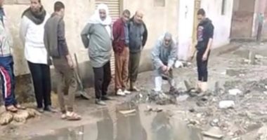 شكوى من سوء الصرف الصحى فى شارع عبد العزيز فيالة بكفر الدوار بالبحيرة
