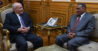 العصار يبحث مع محافظ مطروح موضوعات التعاون القائمة لتطوير المحافظة