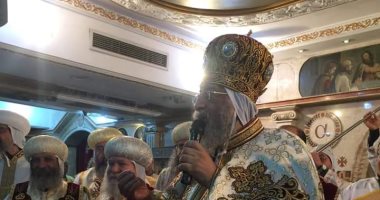 البابا تواضروس يترأس القداس الإلهى بكنيسة الشهيد مارى جرجس بسوهاج.. صور