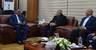 محافظ مطروح يستقبل "رسلان" لمناقشة مشروعات مياه الشرب والصرف الصحي