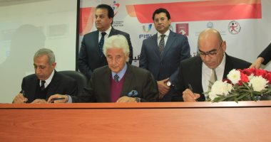 توقيع بروتوكول للإعلان عن تنظيم مصر بطولتى العالم للجامعات فى الإسكواش واليد