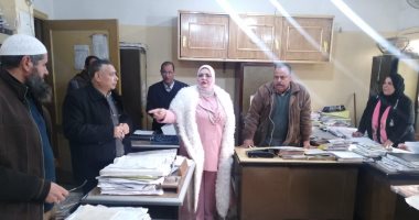 وكيل تعليم كفر الشيخ تتابع امتحانات التابلت.. صور